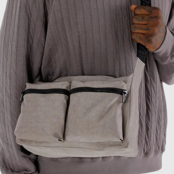 NWT Baggu Medium Cargo Crossbody - Dove - Picture 7 of 8